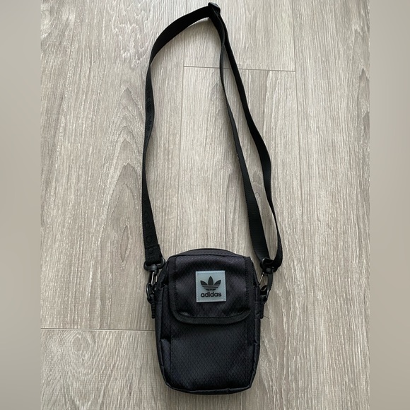 Adidas unisex utility festival crossbody bag - Picture 1 of 13
